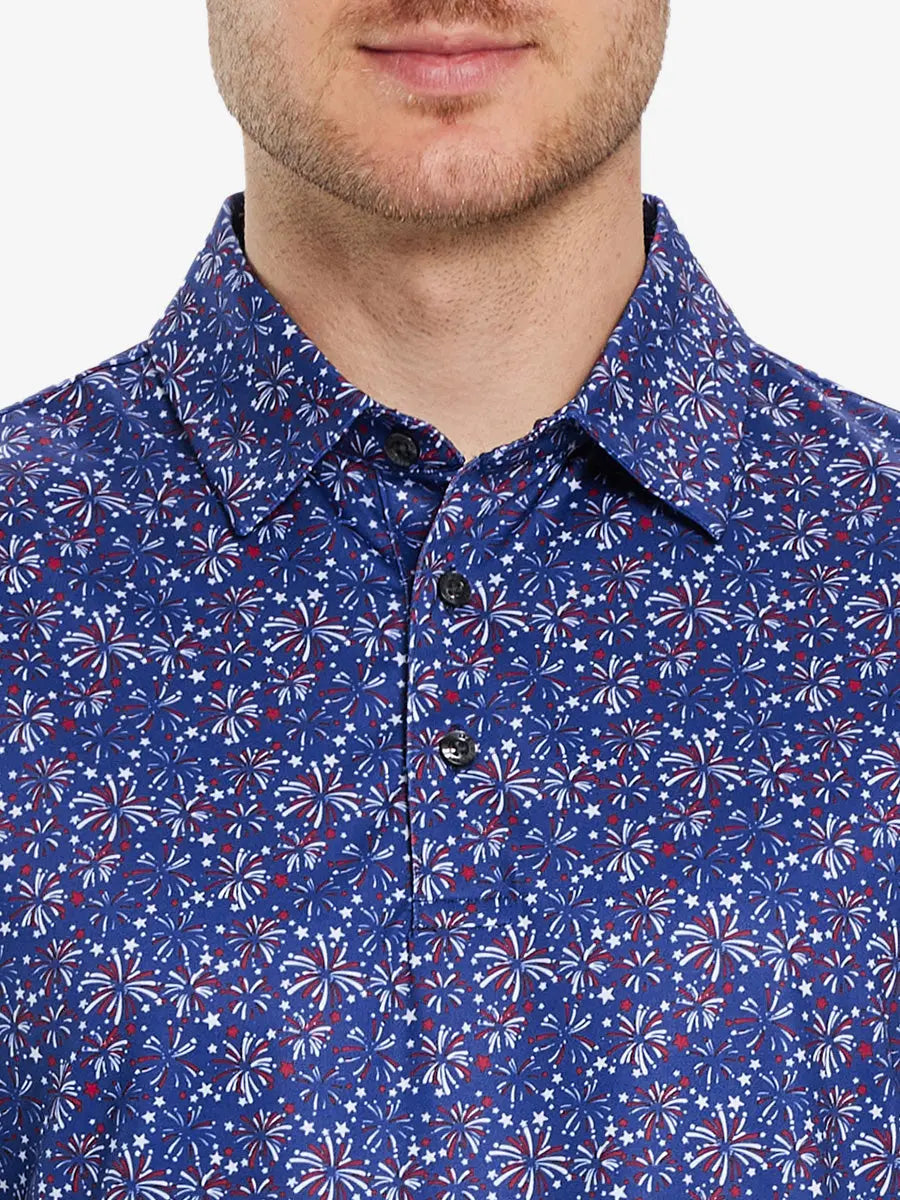 The navy blue polo shirt with fireworks pattern shows strong patriotic feelings and festive atmosphere, especially suitable for holiday golf events.
