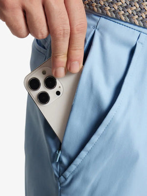 Close-up pocket detail with iPhone – Light Blue 7 Inch shorts by MAELREG