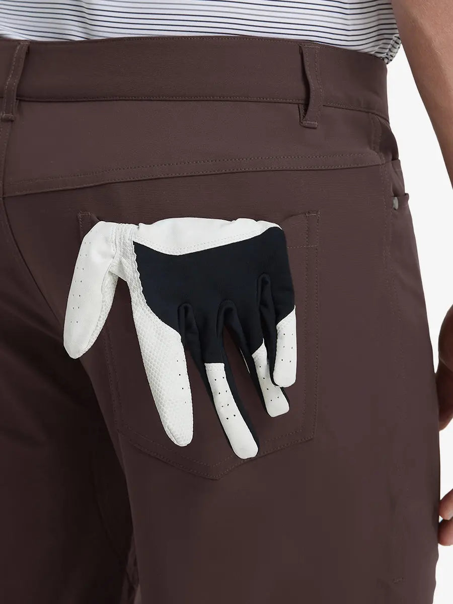 Back pocket with glove in Stretch Plain Everyday Pants, functional and relaxed – DARK BROWN